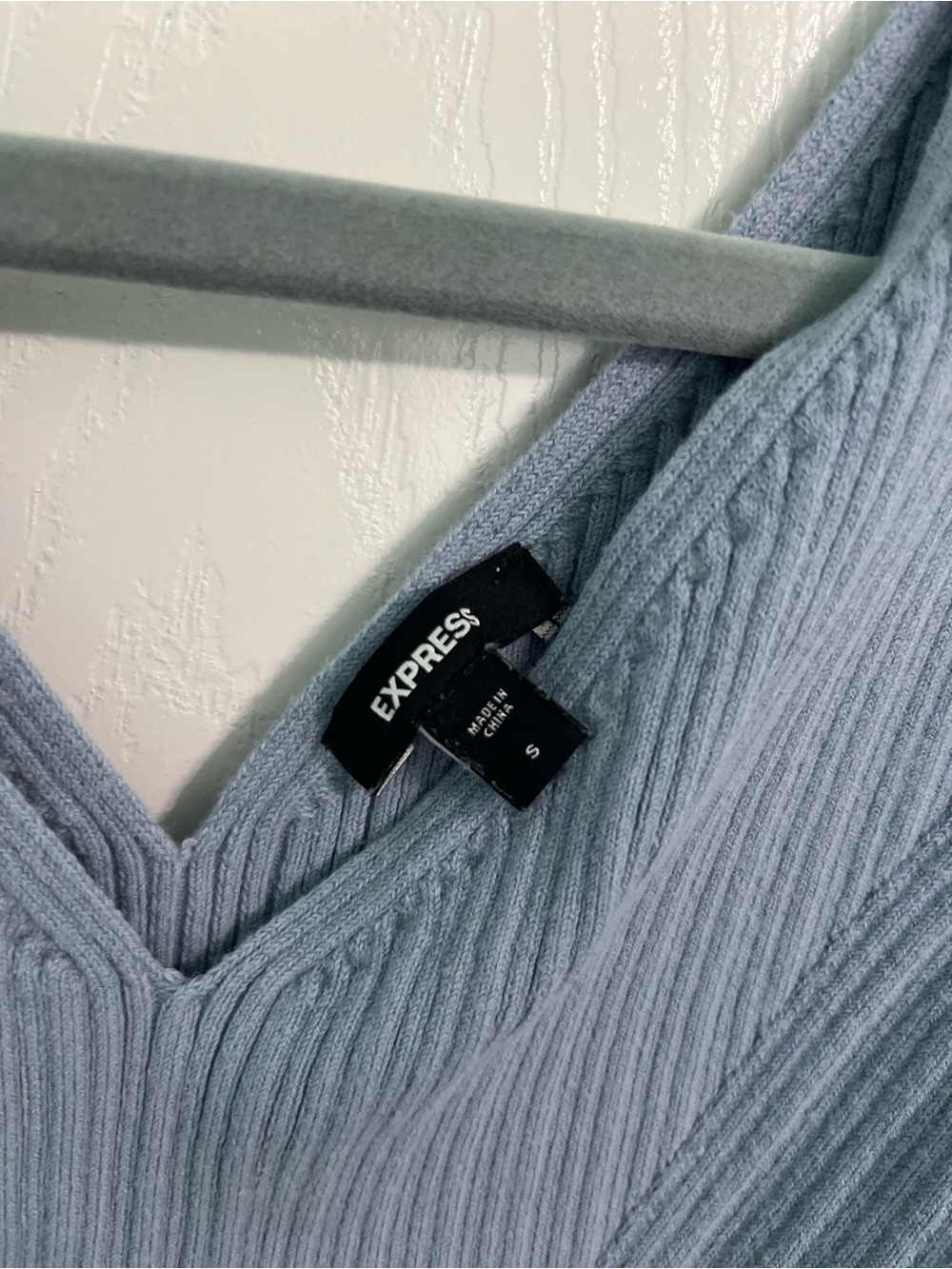 Express Ribbed V-Neck Tank Top in Dusty Blue - Picture 3 of 4